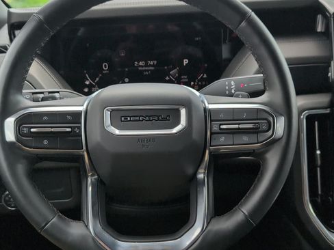 Used 2025 GMC Yukon Denali AWD/4WD image 12