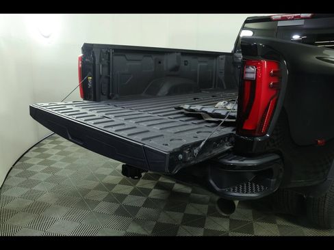 Used 2025 GMC Sierra 3500 Denali w/ Denali Reserve Package AWD/4WD image 22