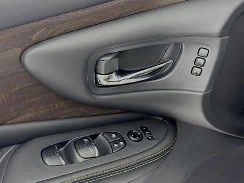 Used 2024 Nissan Murano Platinum w/ Cargo Package image 18