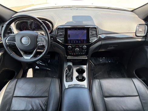 Used 2019 Jeep Grand Cherokee Overland AWD/4WD image 15