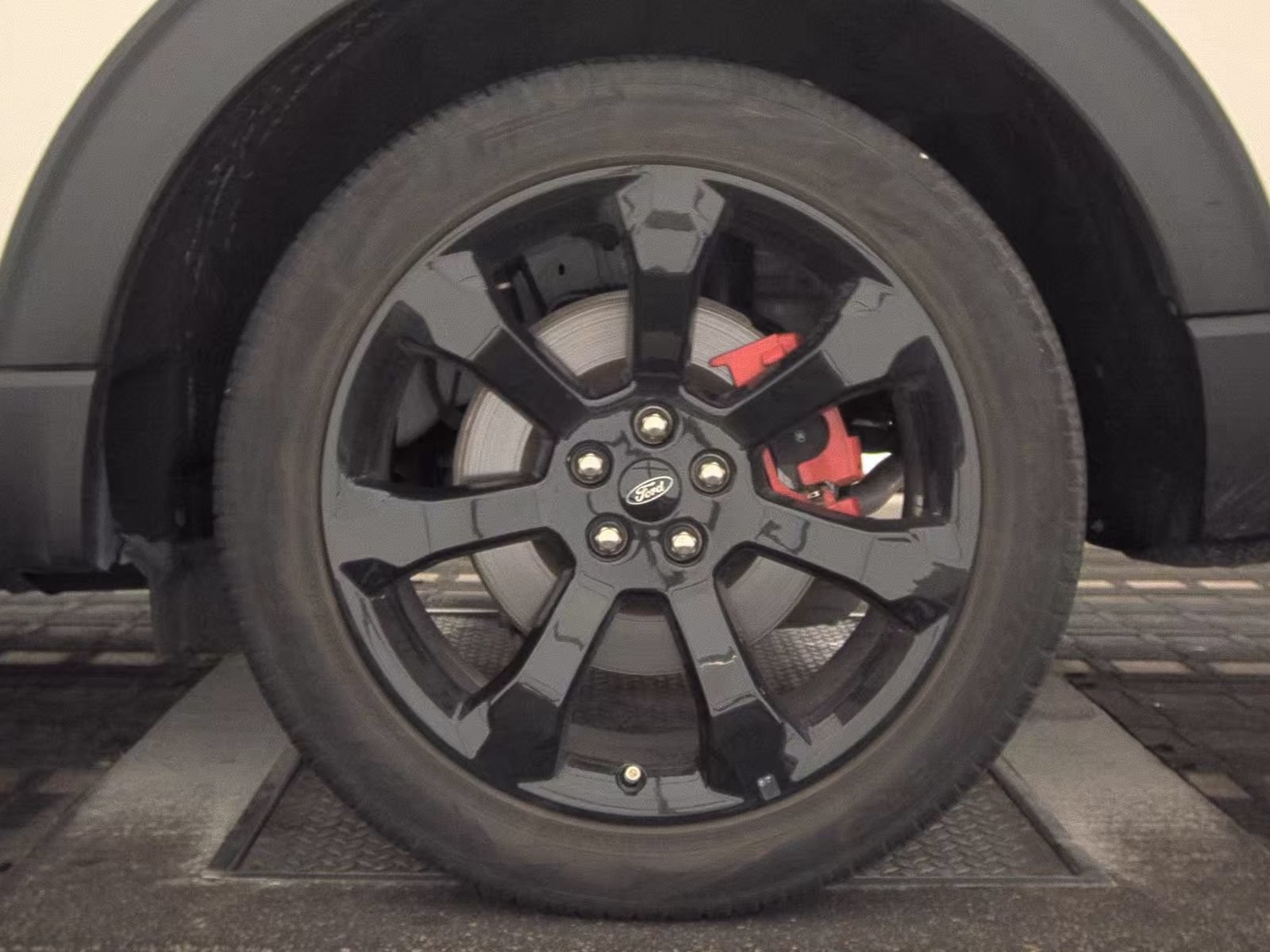 Used 2023 Ford Explorer ST w/ Equipment Group 401A AWD/4WD image 14