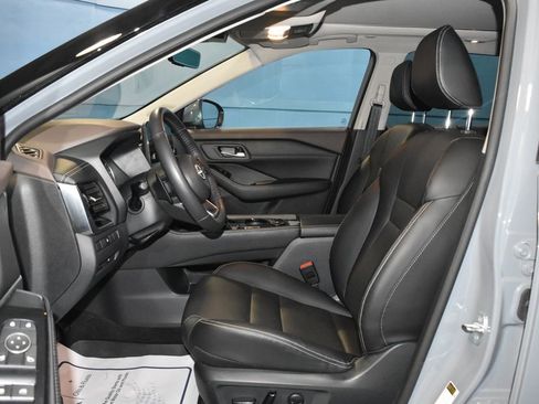 Used 2023 Nissan Rogue SL w/ SL Premium Package image 7