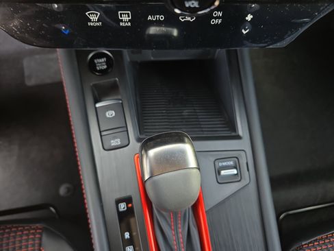 New 2026 Nissan Kicks SR image 29