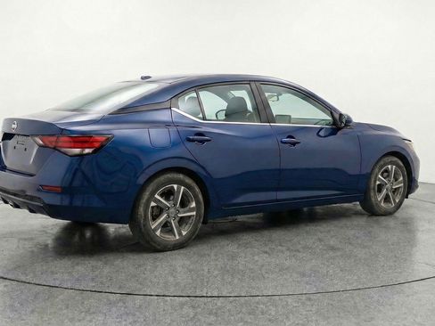 Used 2025 Nissan Sentra SV FWD image 9