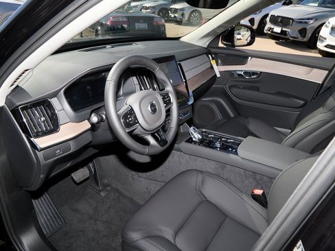 New 2026 Volvo XC90 B6 Plus w/ Protection Package Premier image 20