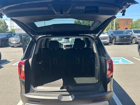 Used 2023 GMC Acadia SLT AWD/4WD image 46