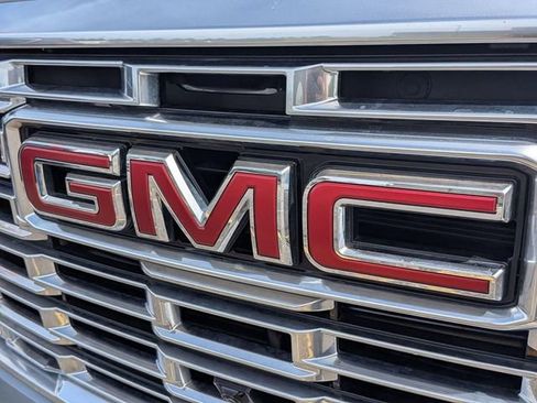 Used 2025 GMC Yukon Denali AWD/4WD image 9