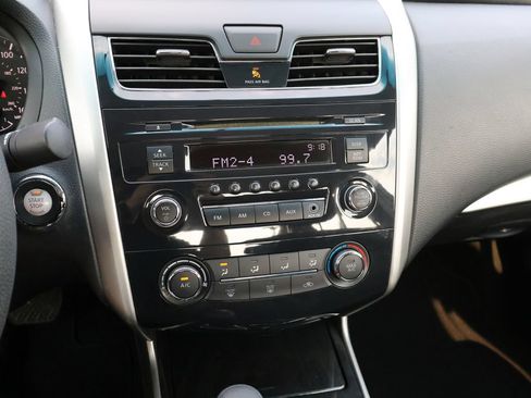 Used 2013 Nissan Altima 3.5 S FWD image 19