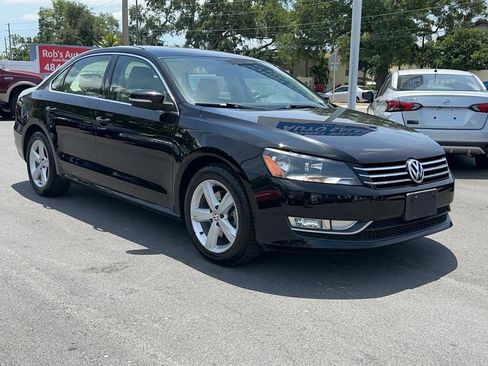 Used 2015 Volkswagen Passat 1.8T Limited Edition FWD image 4