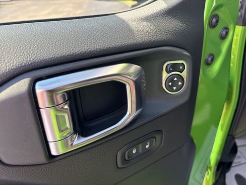 New 2025 Jeep Wrangler Unlimited Rubicon 392 image 19