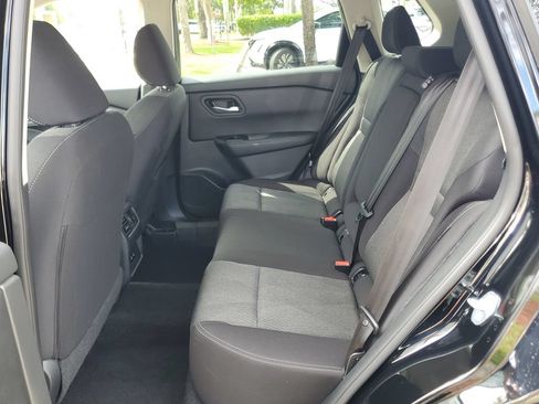 Certified 2025 Nissan Rogue SV FWD image 10