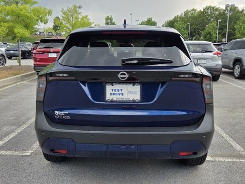 Used 2025 Nissan Kicks SV FWD image 7
