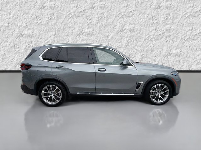 Used 2025 BMW X5 xDrive40i AWD/4WD image 2
