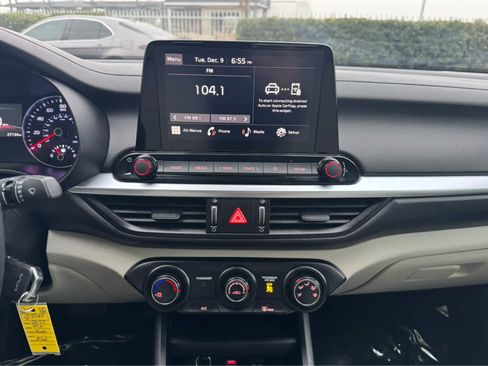 Used 2023 Kia Forte LXS image 15