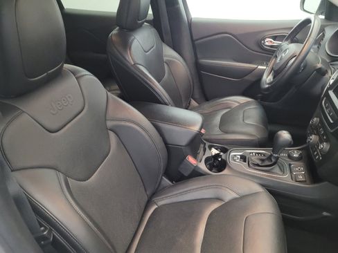 Used 2021 Jeep Cherokee Latitude Lux w/ Comfort/Convenience Group image 21