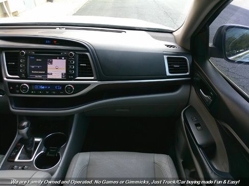 Used 2015 Toyota Highlander Limited image 38