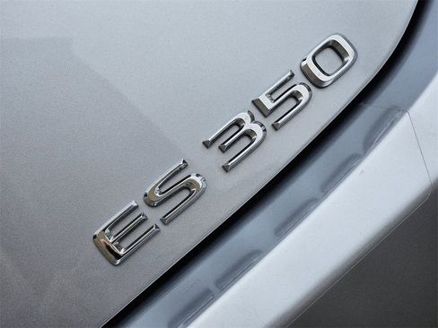 Used 2023 Lexus ES 350 Luxury image 7