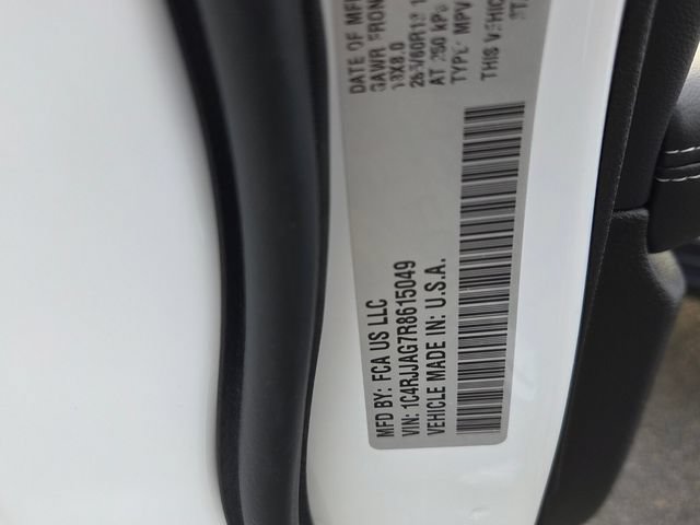 Used 2024 Jeep Grand Cherokee L Altitude RWD image 7