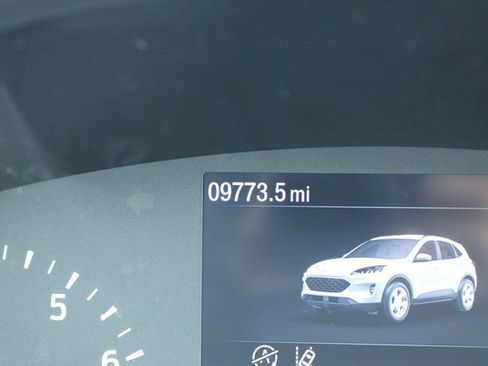 Used 2022 Ford Escape SE w/ Cold Weather Package image 27