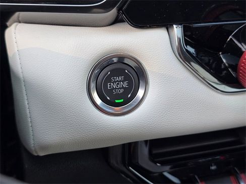 New 2025 GMC Canyon AT4 w/ AT4X Package image 31