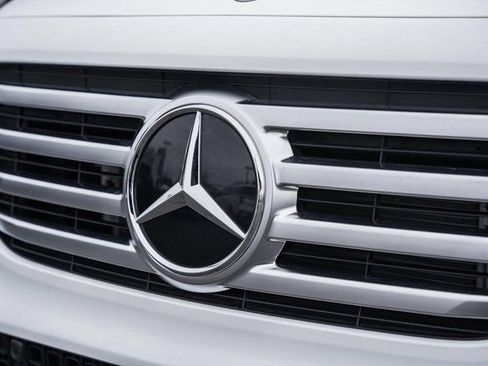 Certified 2025 Mercedes-Benz GLB 250 4MATIC image 13