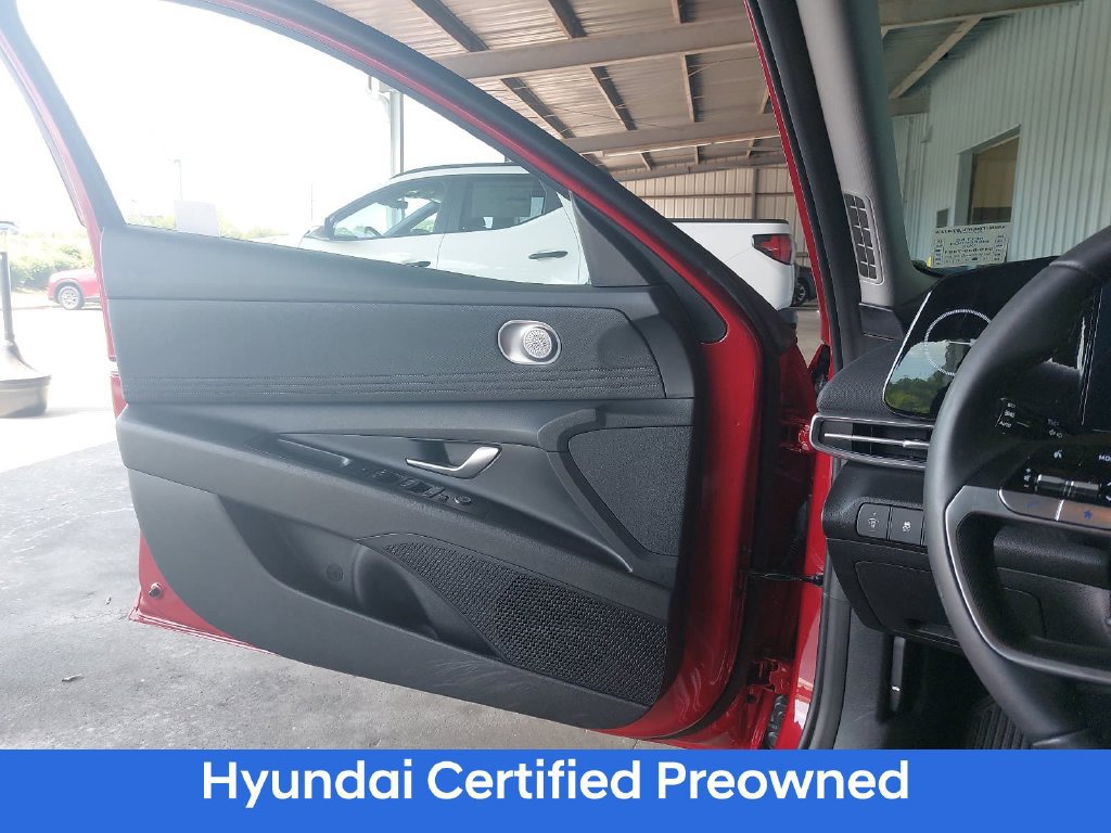 Certified 2025 Hyundai Elantra SEL FWD image 26