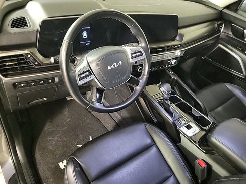 Used 2025 Kia Telluride S image 13