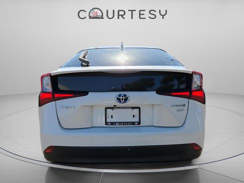 Used 2019 Toyota Prius L Eco image 5