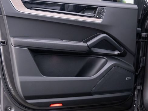 New 2026 Porsche Cayenne E-Hybrid AWD/4WD image 14