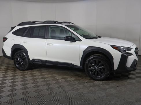 Used 2025 Subaru Outback Onyx Edition image 19