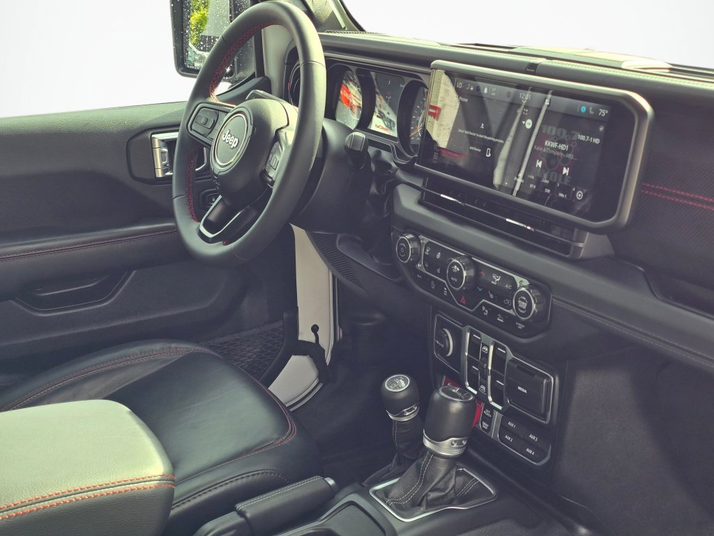 Used 2024 Jeep Gladiator Rubicon AWD/4WD image 28