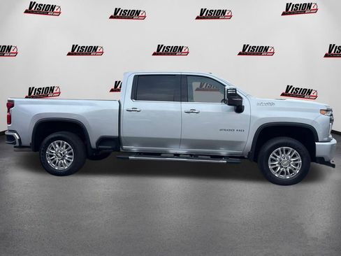 Used 2022 Chevrolet Silverado 2500 High Country w/ Technology Package image 4