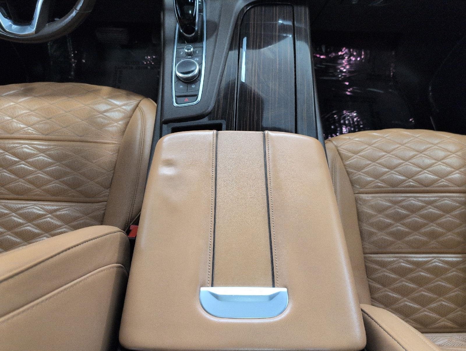 Used 2021 Cadillac Escalade Premium Luxury w/ Performance Package AWD/4WD image 16