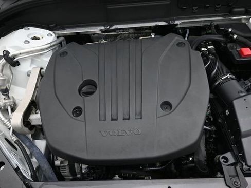 Used 2023 Volvo XC60 B5 Ultimate w/ Climate Package AWD/4WD image 13