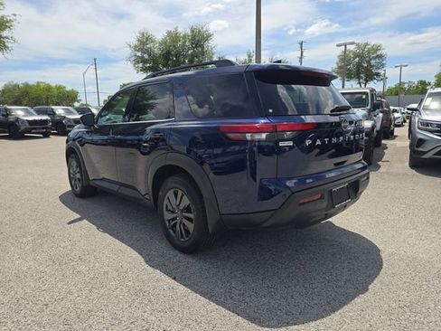 Certified 2024 Nissan Pathfinder SV FWD image 6