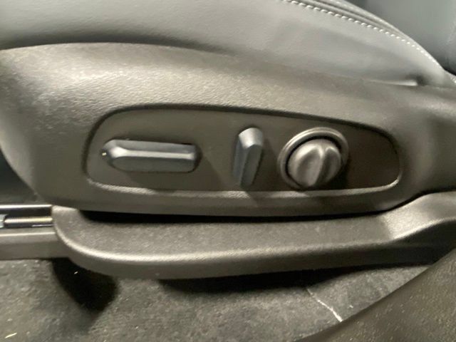 Used 2024 Buick Enclave Essence w/ Experience Buick Package AWD/4WD image 12