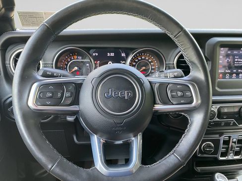 Used 2021 Jeep Wrangler Unlimited Sahara w/ Dual Top Group AWD/4WD image 25