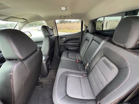 Used 2015 GMC Canyon SLE w/ All-Terrain Package image 28