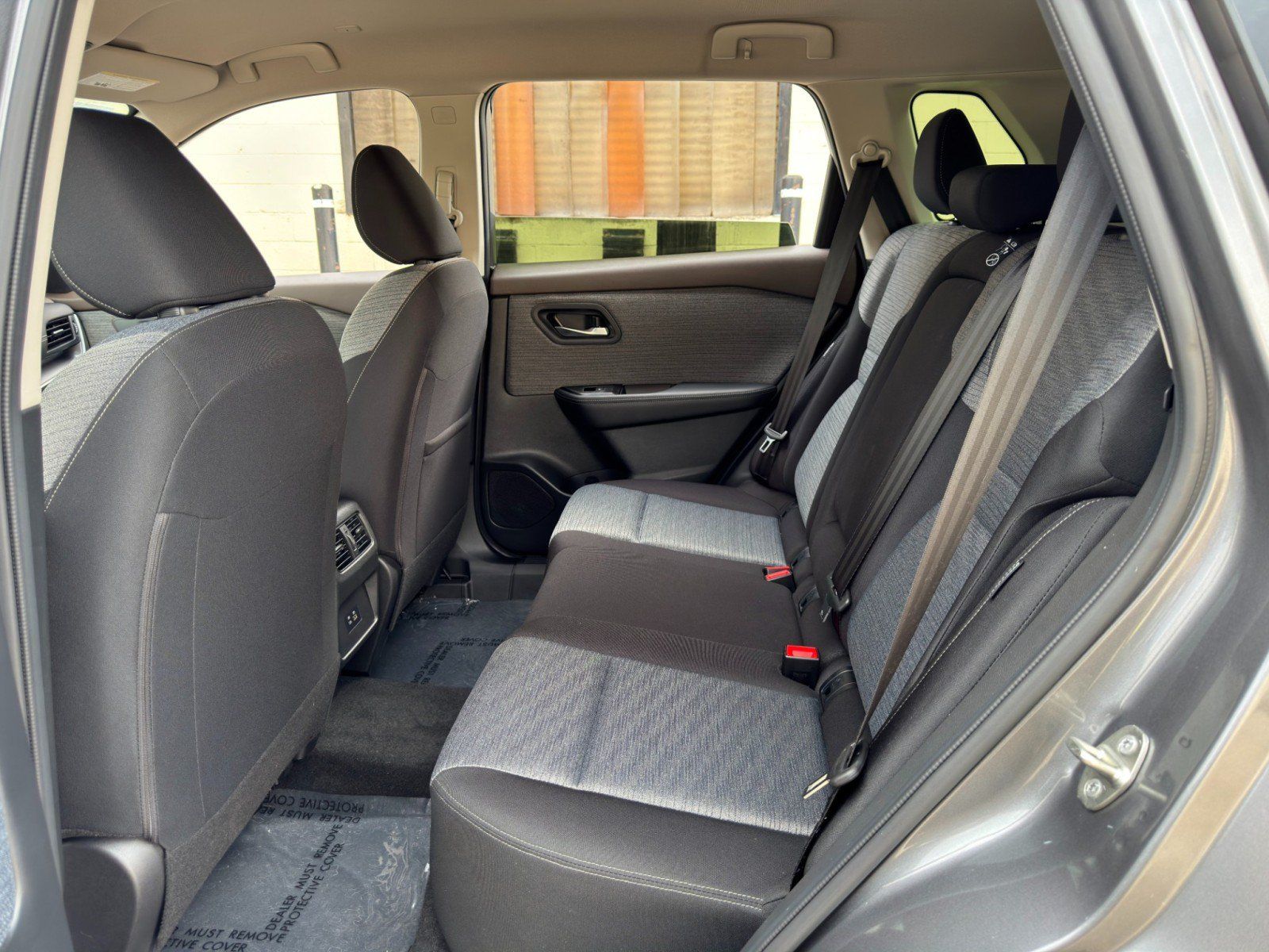 Used 2023 Nissan Rogue SV FWD image 31