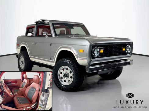 Used 2025 Ford Bronco Badlands AWD/4WD image 4