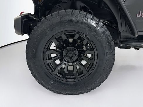 Used 2022 Jeep Wrangler Unlimited Rubicon w/ Cold Weather Group image 28