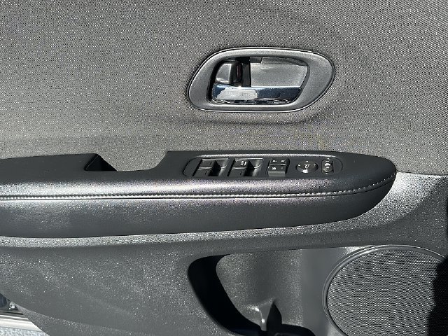 Used 2019 Honda HR-V LX image 16
