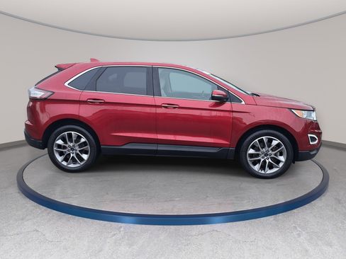 Used 2018 Ford Edge Titanium w/ Technology Package AWD/4WD image 4