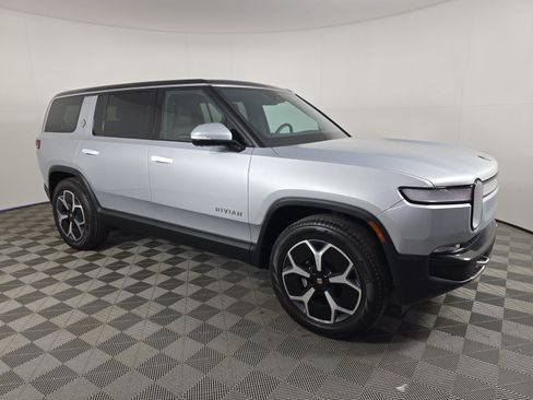 Used 2024 Rivian R1S Adventure AWD/4WD image 7