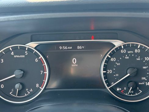 Certified 2025 Nissan Rogue SV FWD image 23