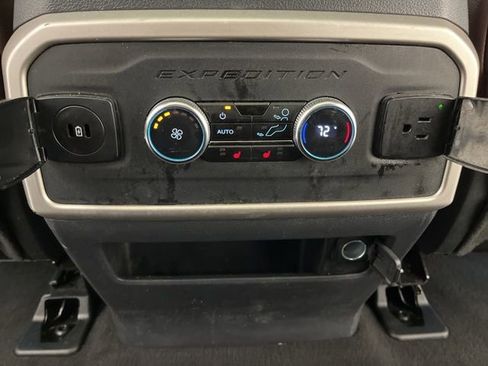 Used 2024 Ford Expedition Limited RWD image 46