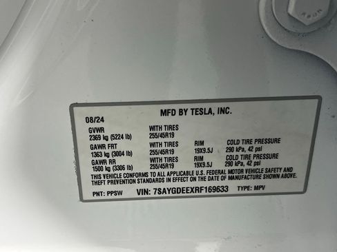 Used 2024 Tesla Model Y Long Range image 33