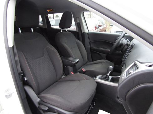 Used 2019 Jeep Compass Sport image 27