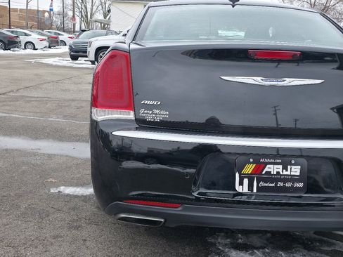 Used 2016 Chrysler 300 C Platinum w/ Safetytec Plus Group image 8