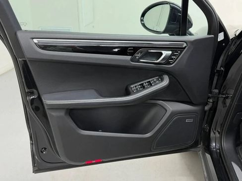Used 2022 Porsche Macan S AWD/4WD image 19